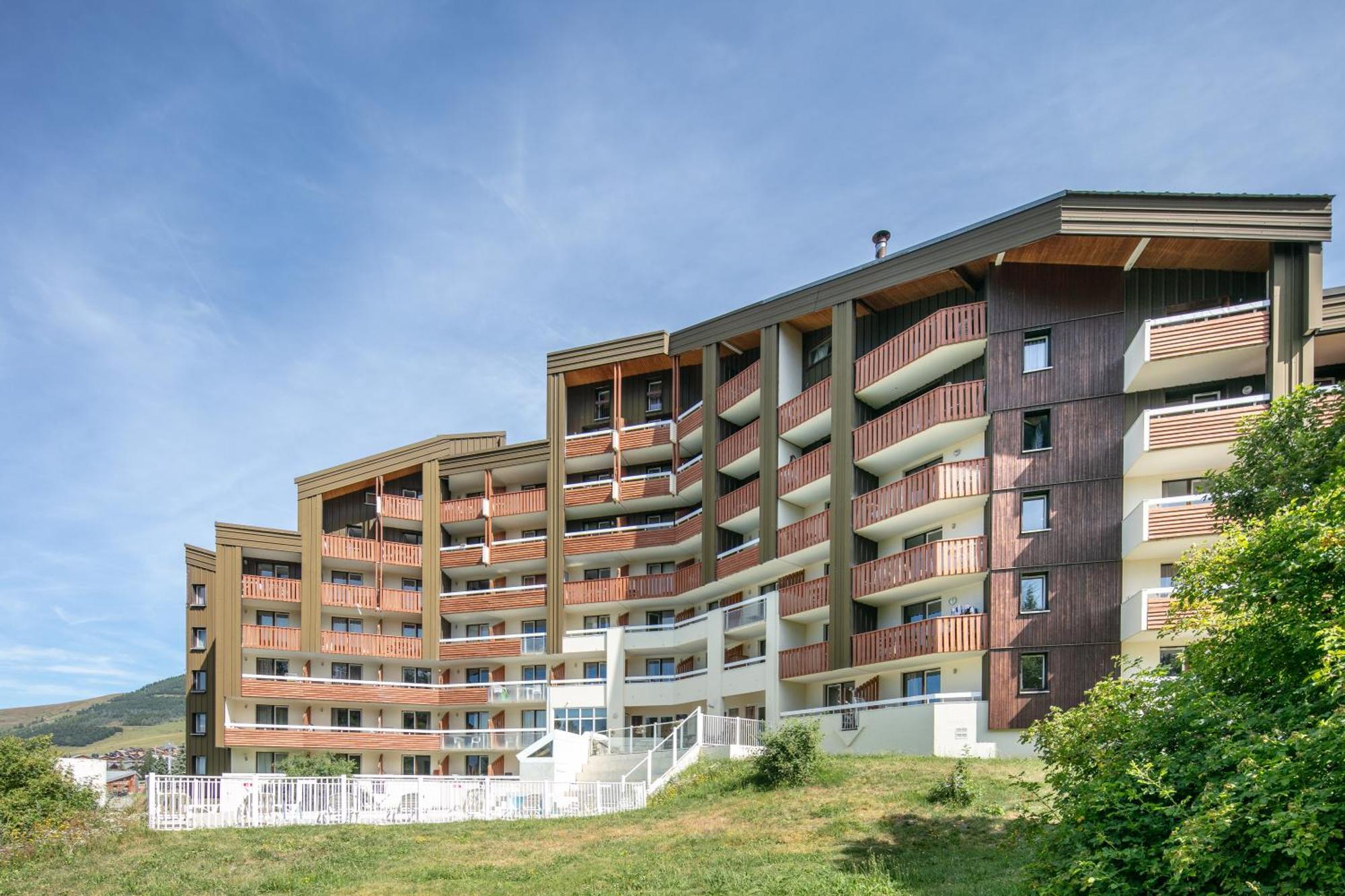 Résidence Pierre&Vacances Les Bergers Alpe d'Huez Esterno foto